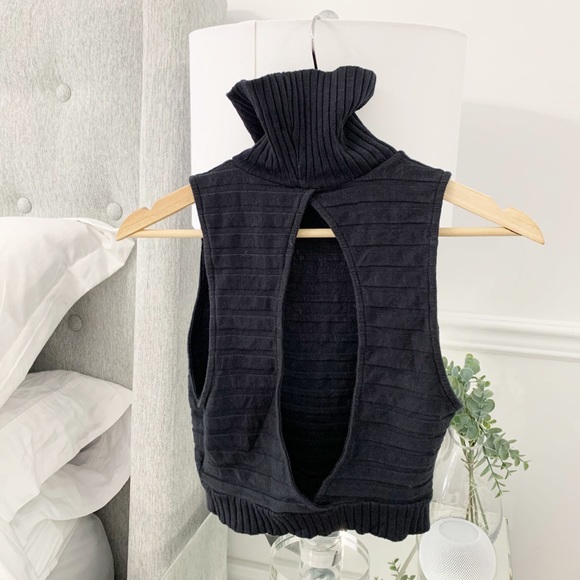 3/30$🤍SILENCE+NOISE | Black sleeveless turtleneck crop M - Picture 3 of 6